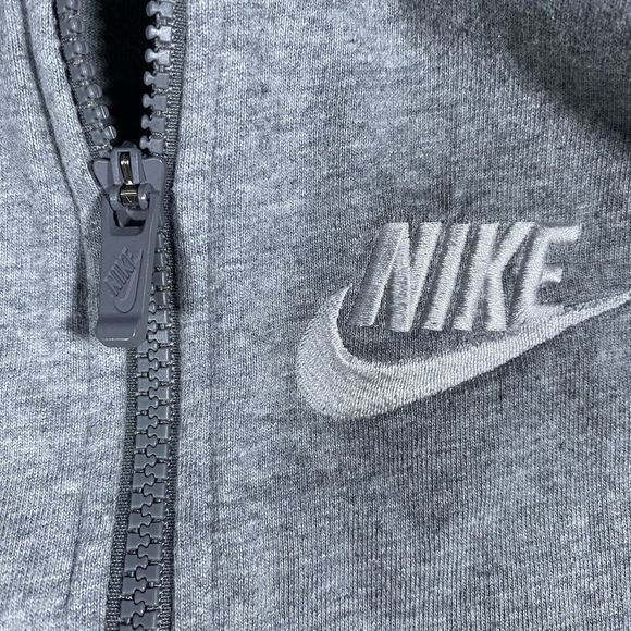 Nike Youth Size Med Gray Zip-Up Hoodie Lightweight White Swoosh Logo Pockets - Picture 3 of 7